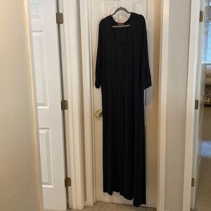 Maxi dress long sleeved. Elastic waistband